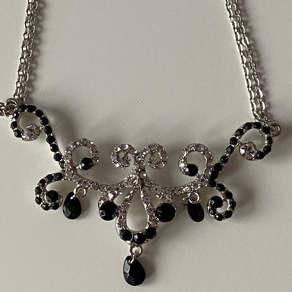 Silver bead necklace